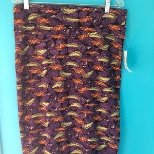 LuLaRoe Cassie Skirt. NWT. Feathers. Purple.